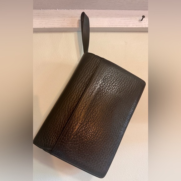 Burberrys black wristlet, clutch. Leather. Amazing vintage piece. Note pics. - Picture 16 of 16